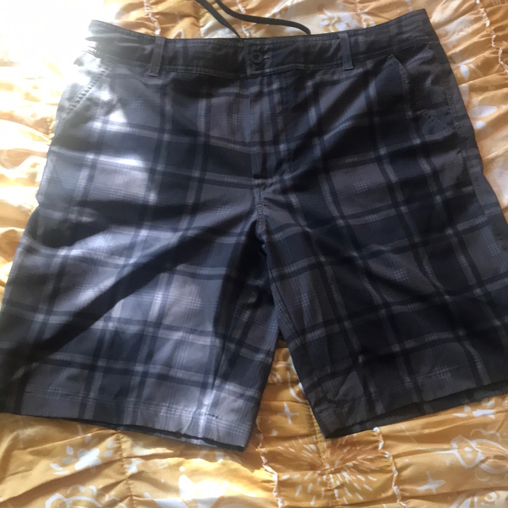 Mossimo hybrid 4-way stretch shorts 36